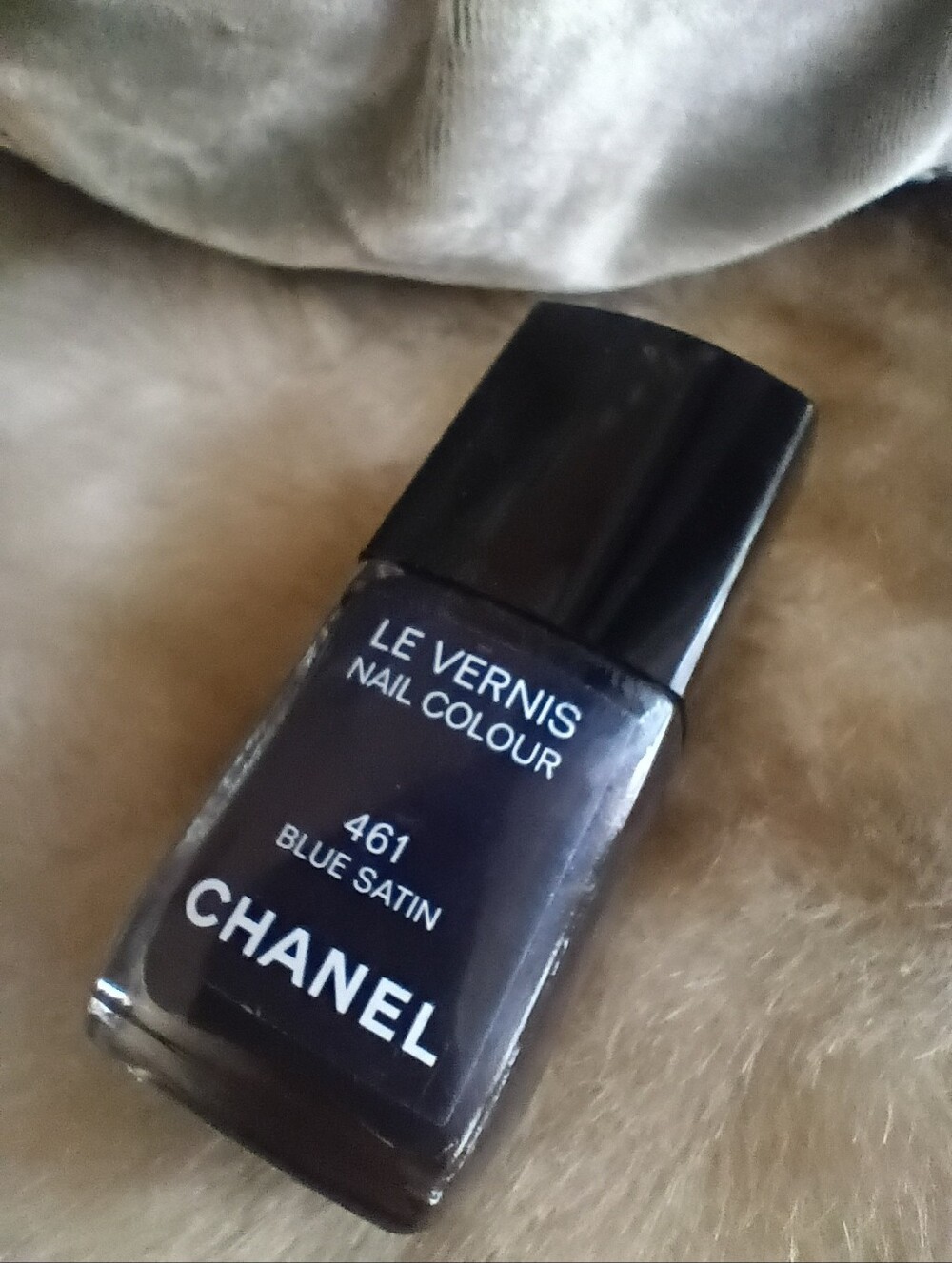 CHANEL Le Vernis 461 Blue Satin Nail Polish - Deep Blue